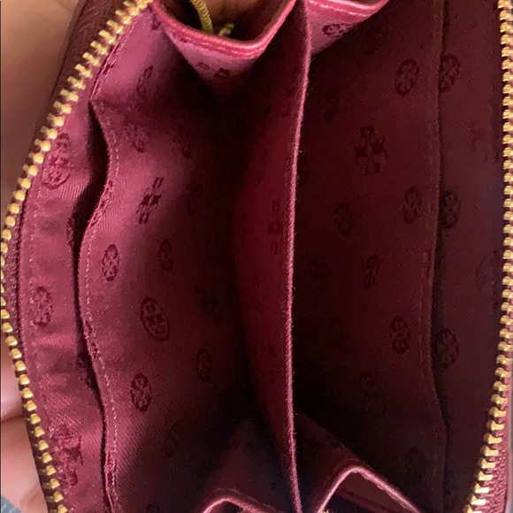 Tory Burch card holder with key chain - Picture 2 of 4